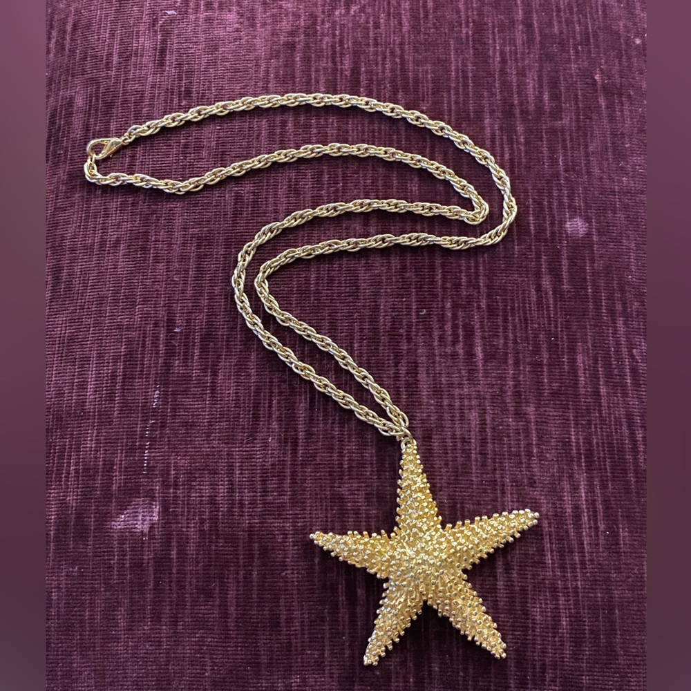 VINTAGE GOLD STARFISH PENDANT NECKLACE